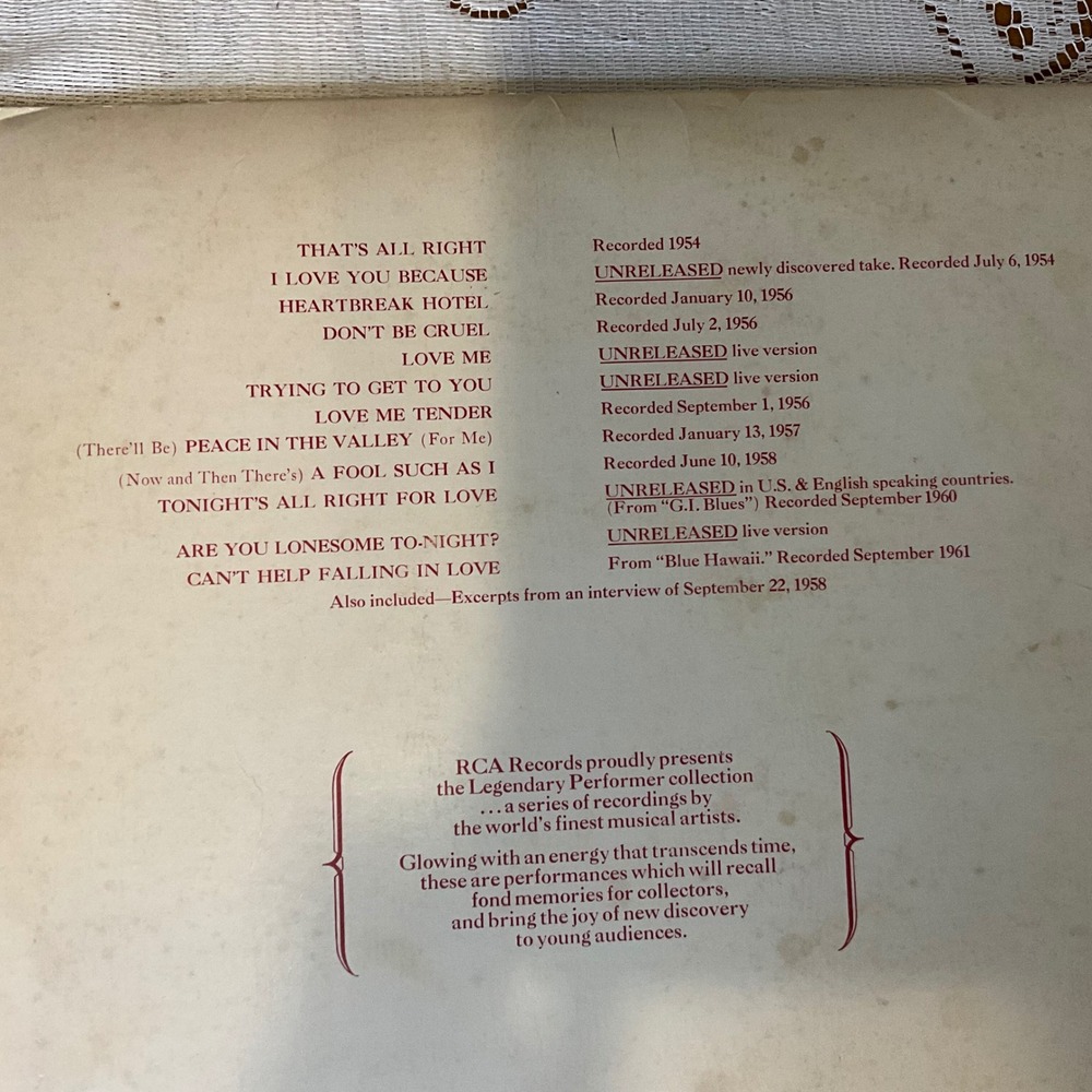 Elvis Presley A Legendary Performer Vol 1 Vinyl LP RCA CPL1-0341 with Booklet - Picture 5 of 16